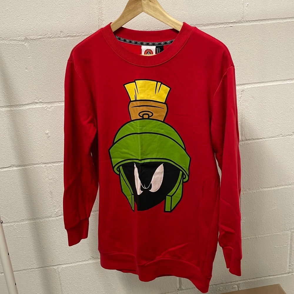 looney tunes sweater size small